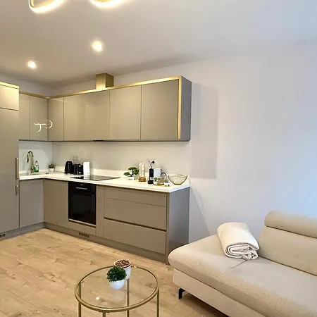 Silk -free Private Garage Apartmán