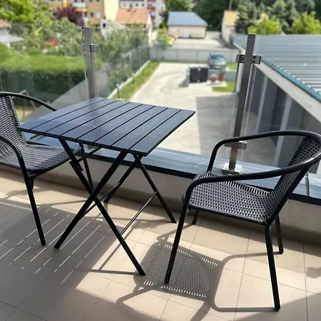 Silk -free Private Garage